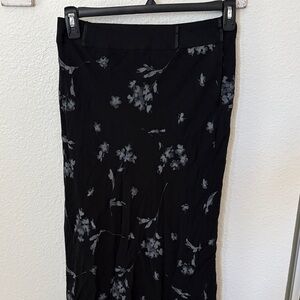 DKNY Size 10 Black Floral Midi Skirt 100% Silk Women's Lined Skirt Vintage